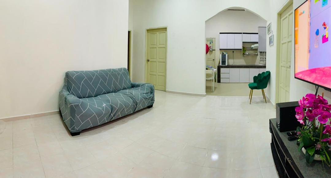 Nurul Amin Guest House Pantai Cahaya Bulan Кота-Бару Екстер'єр фото